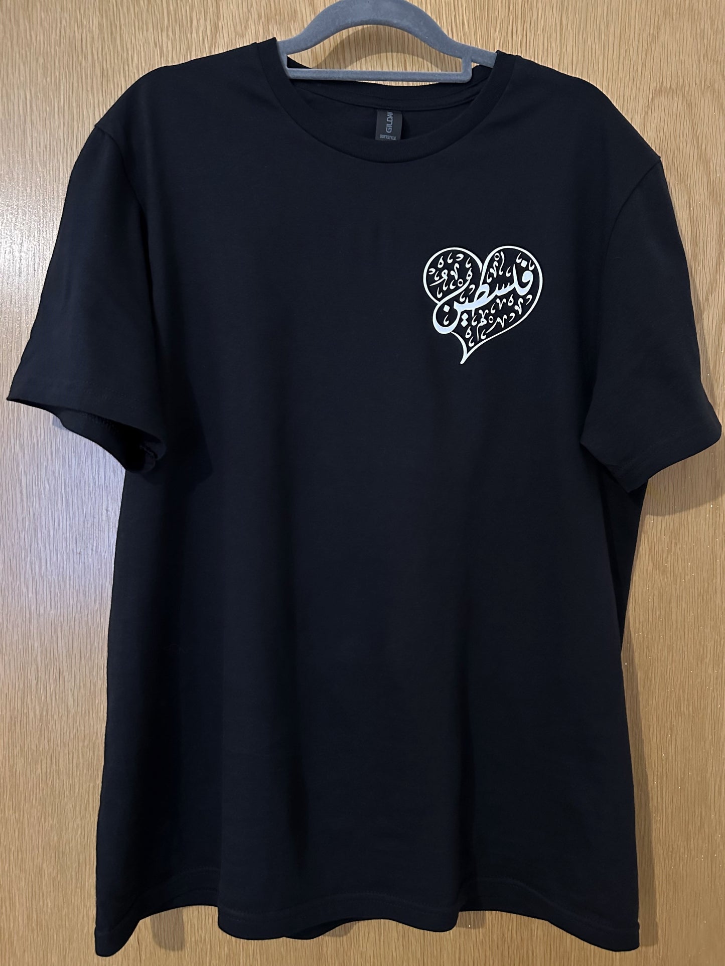 Original Palestine Arabic Heart Calligraphy T-Shirt - Aljabour Family
