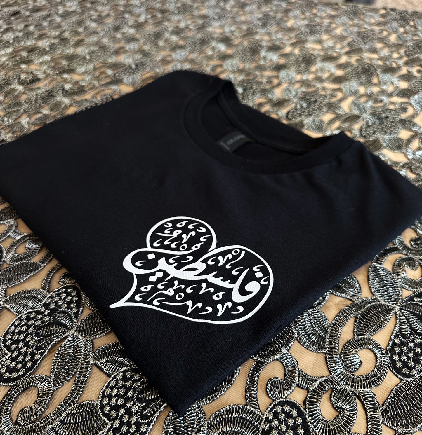 Original Palestine Arabic Heart Calligraphy T-Shirt - Aljabour Family